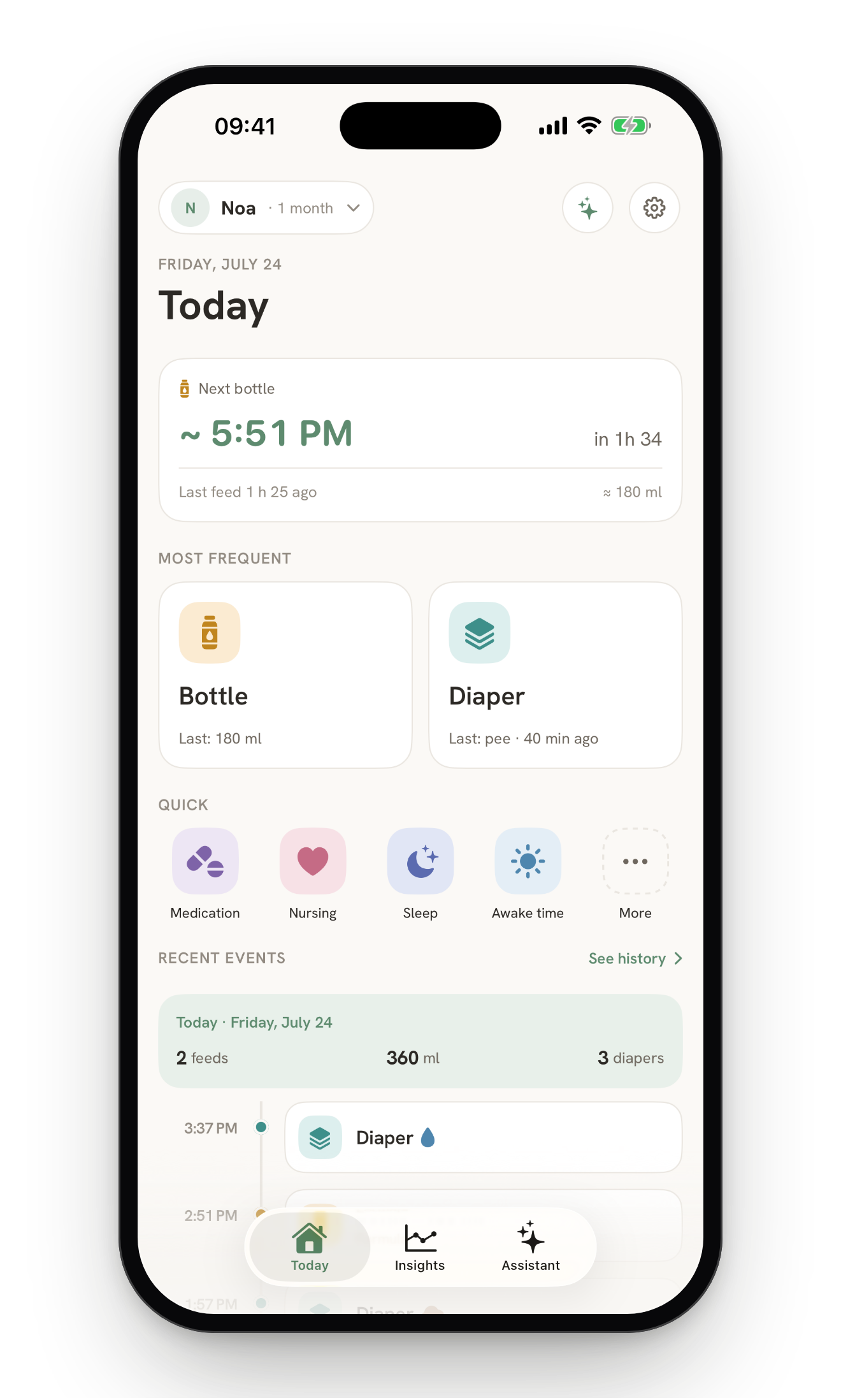 BabyBib's Today screen for Noa, one month old: the last bottle at 180 ml, tiles to log a diaper, sleep, awake time or reflux in a single tap, and the day so far — 2 feeds, 360 ml.